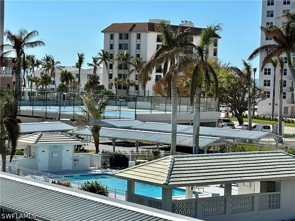 10686 Gulfshore Drive Naples FL 34108-3041