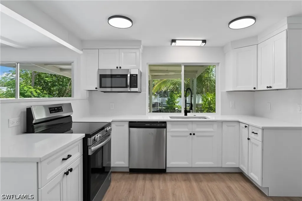 66 River Court Naples FL 34110