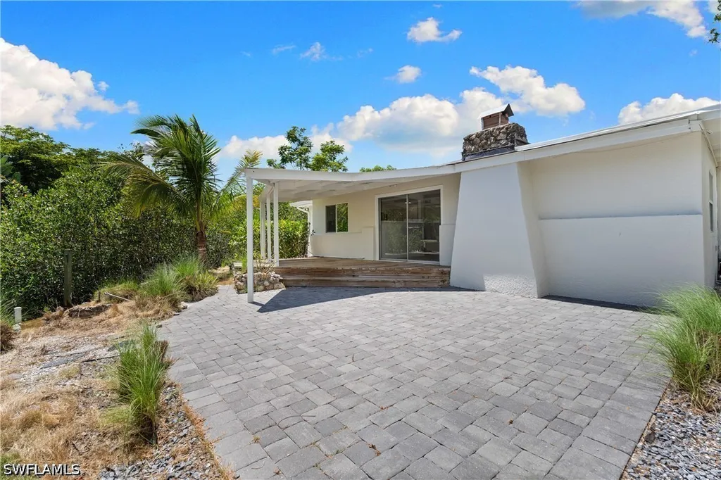 66 River Court Naples FL 34110