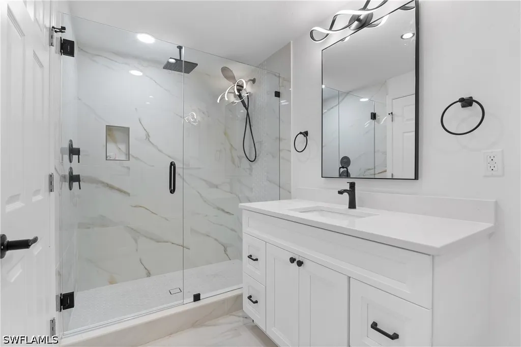 66 River Court Naples FL 34110