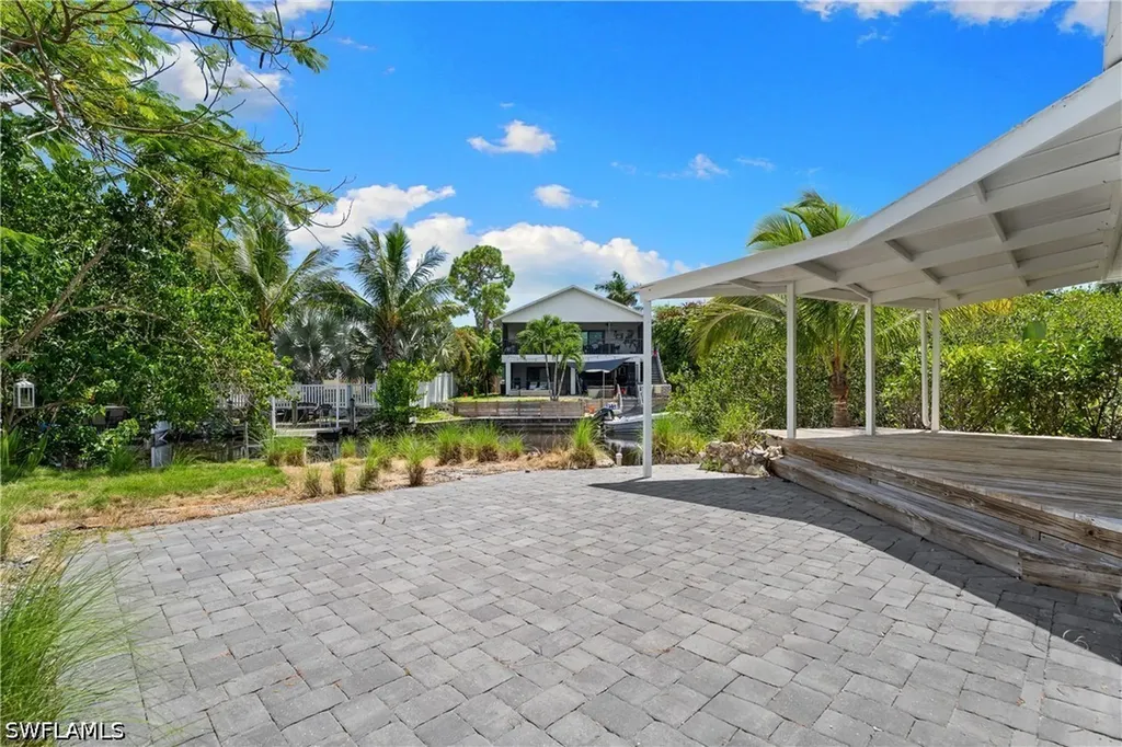 66 River Court Naples FL 34110