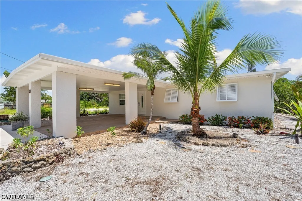 66 River Court Naples FL 34110