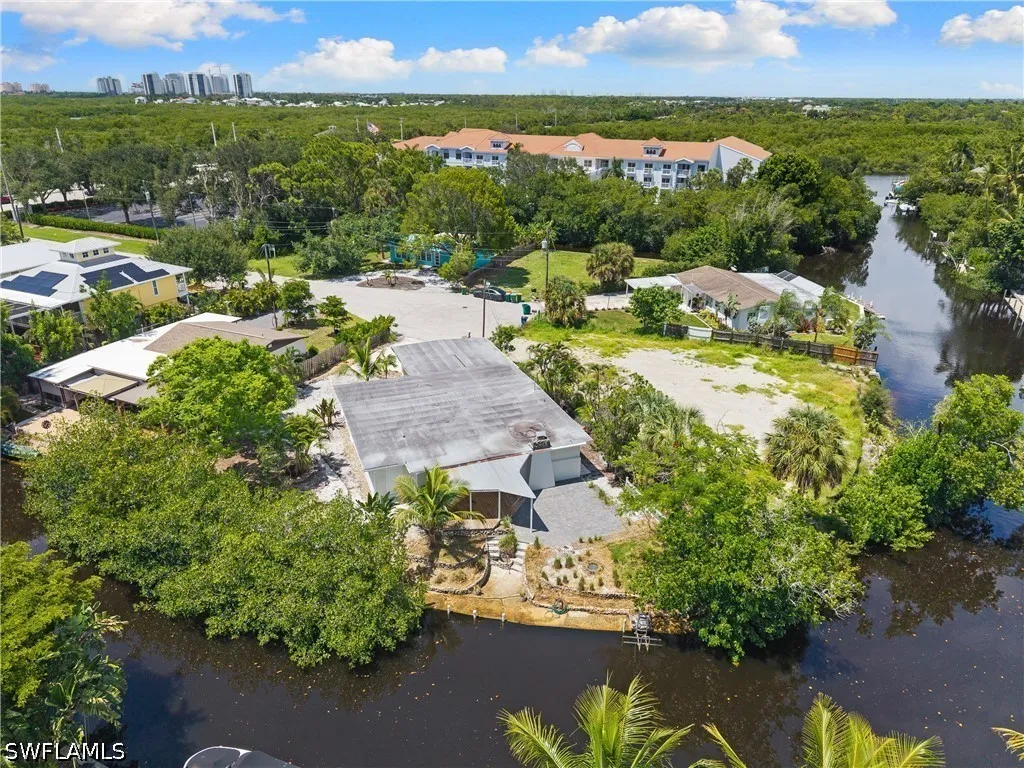 66 River Court Naples FL 34110