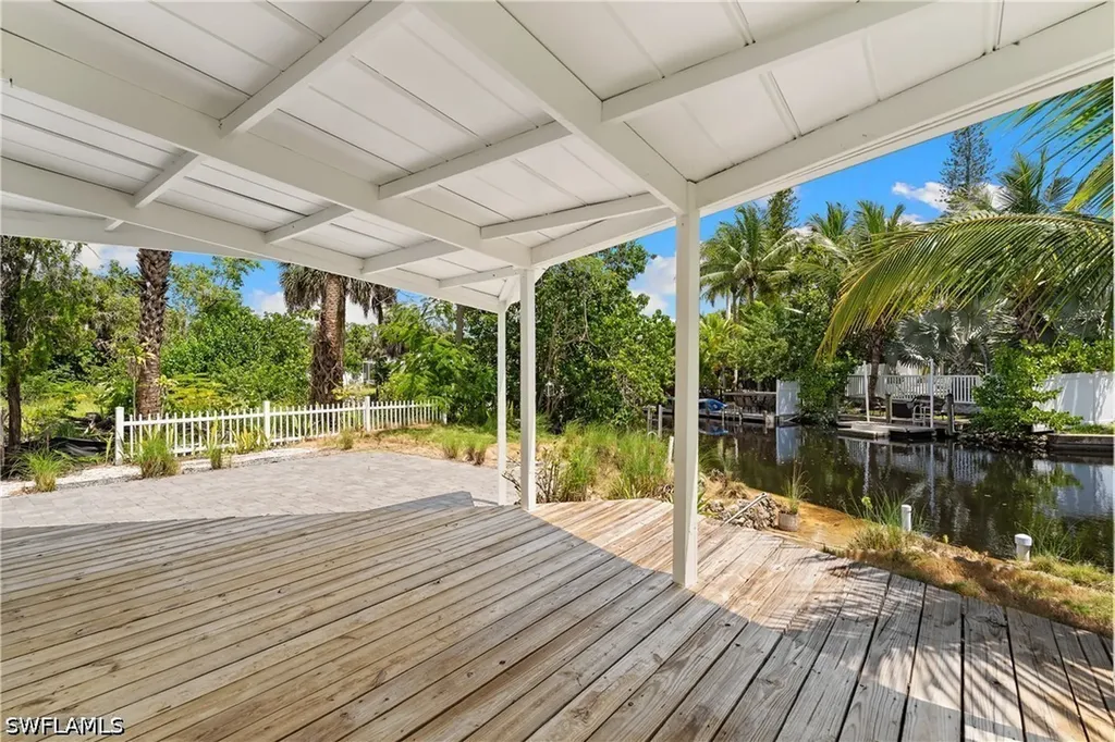 66 River Court Naples FL 34110
