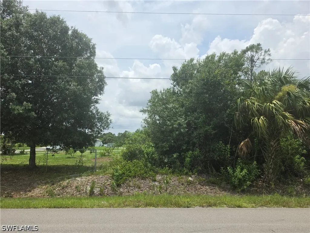 20TH Avenue NE Naples FL 34120