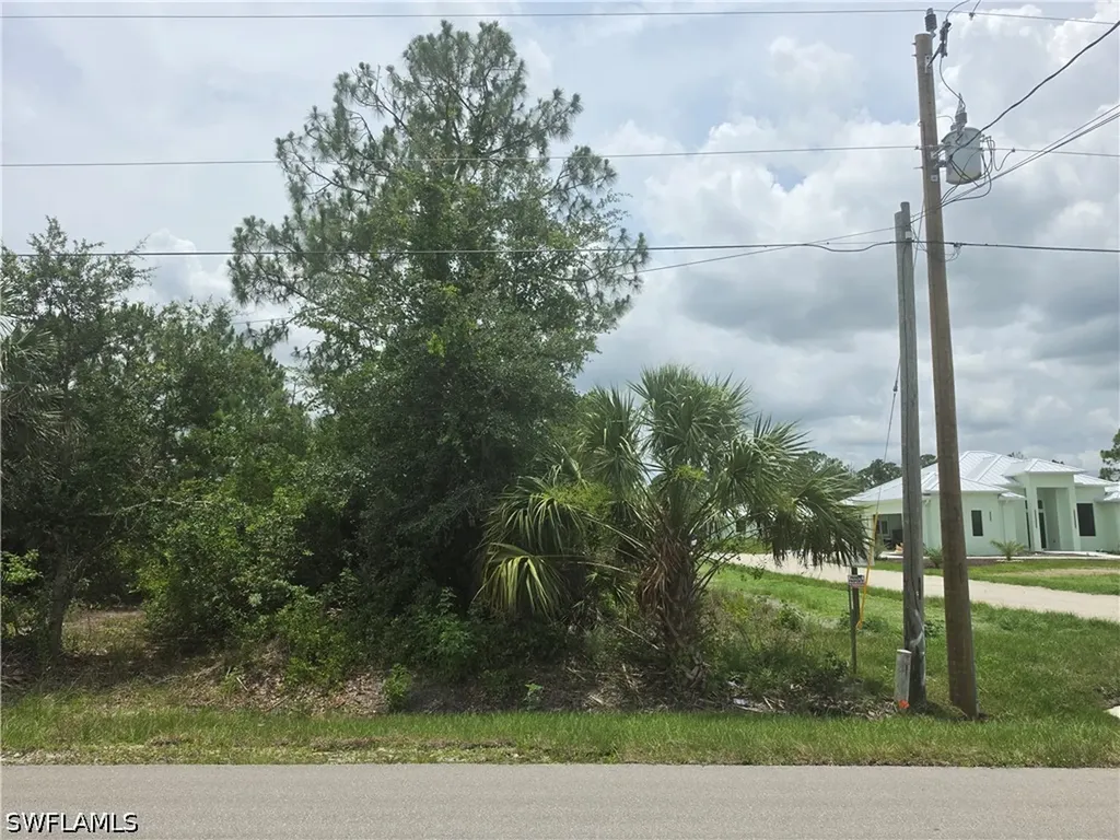 20TH Avenue NE Naples FL 34120