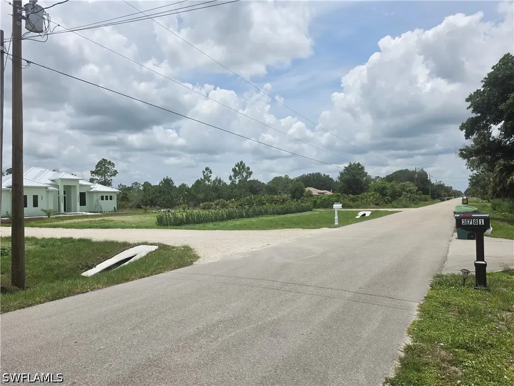 20TH Avenue NE Naples FL 34120
