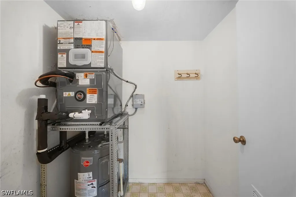 195 Cypress Way E Naples FL 34110