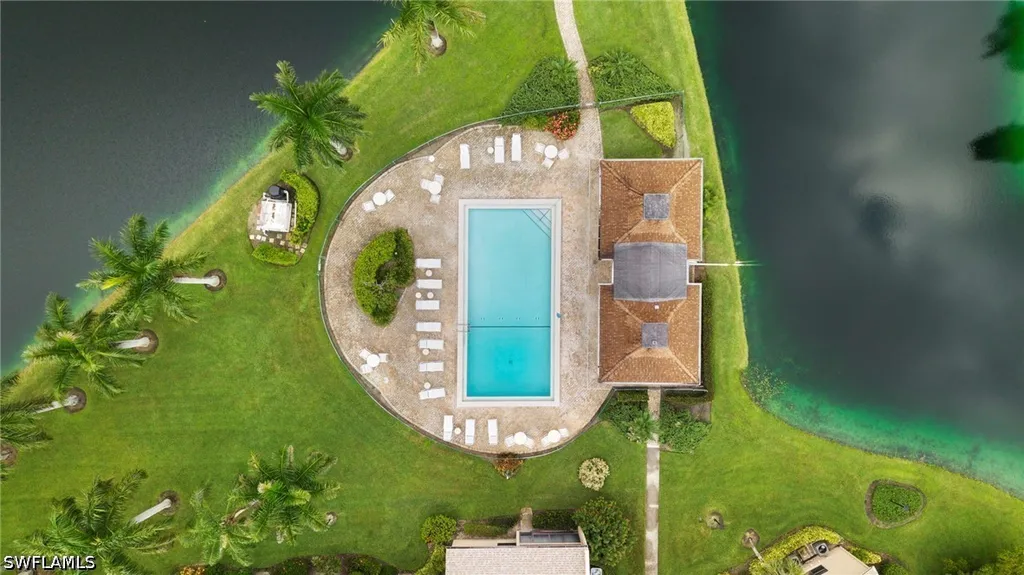195 Cypress Way E Naples FL 34110