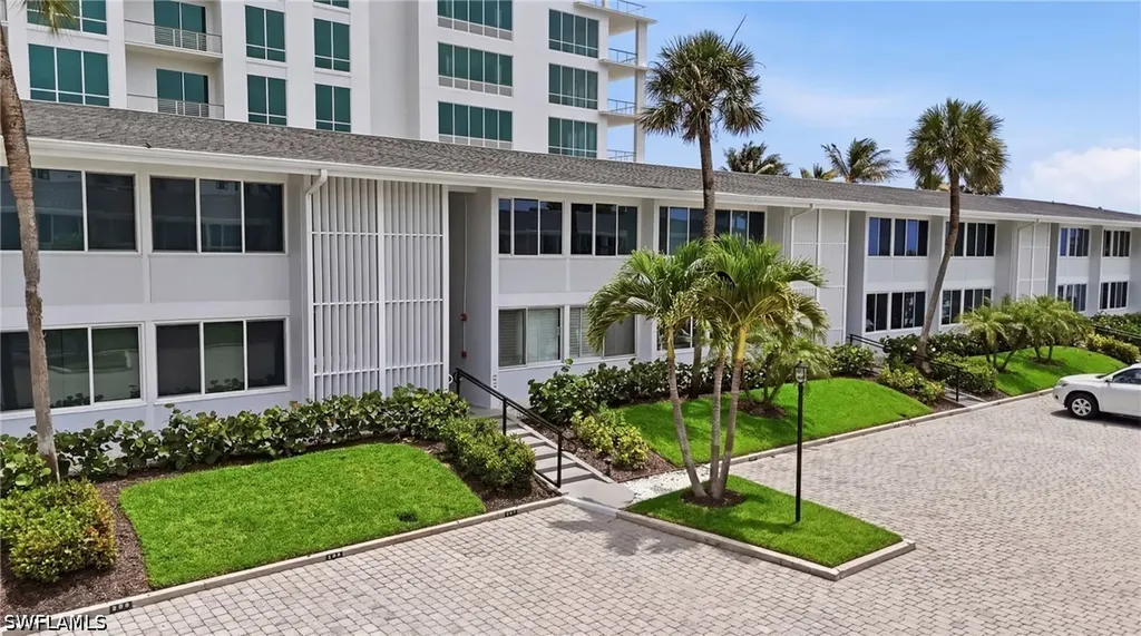 1065 Gulf Shore Boulevard N Naples FL 34102