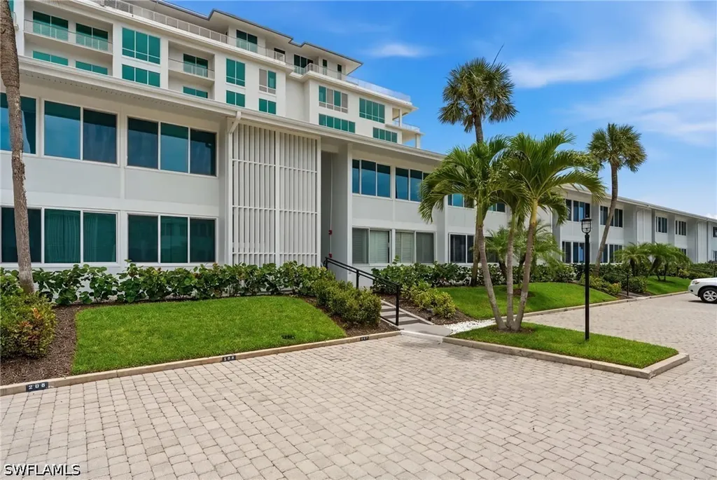 1065 Gulf Shore Boulevard N Naples FL 34102