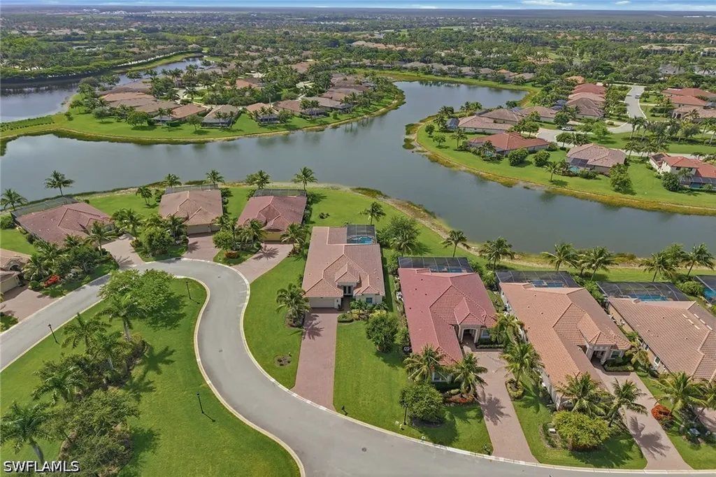 9454 Lagomar Court Naples FL 34114