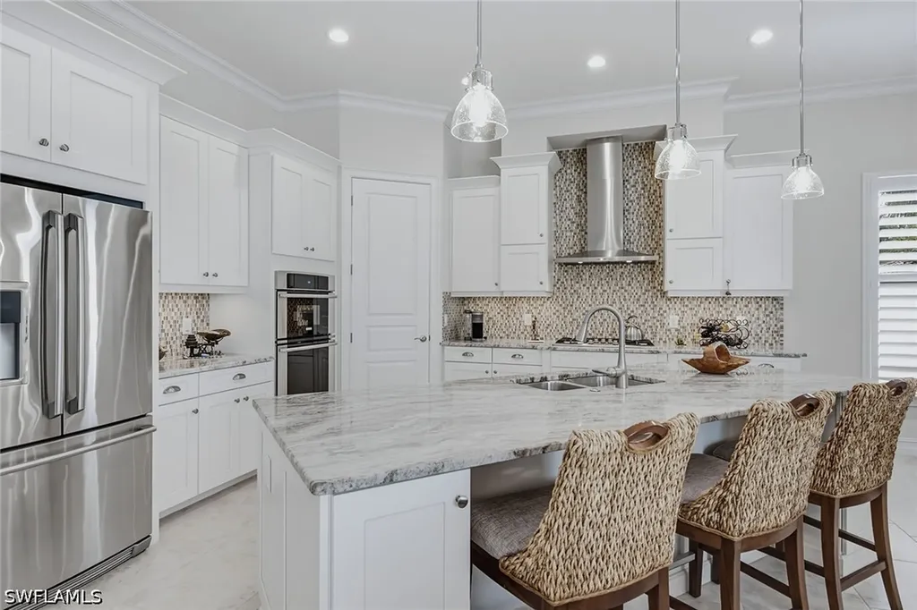 9454 Lagomar Court Naples FL 34114