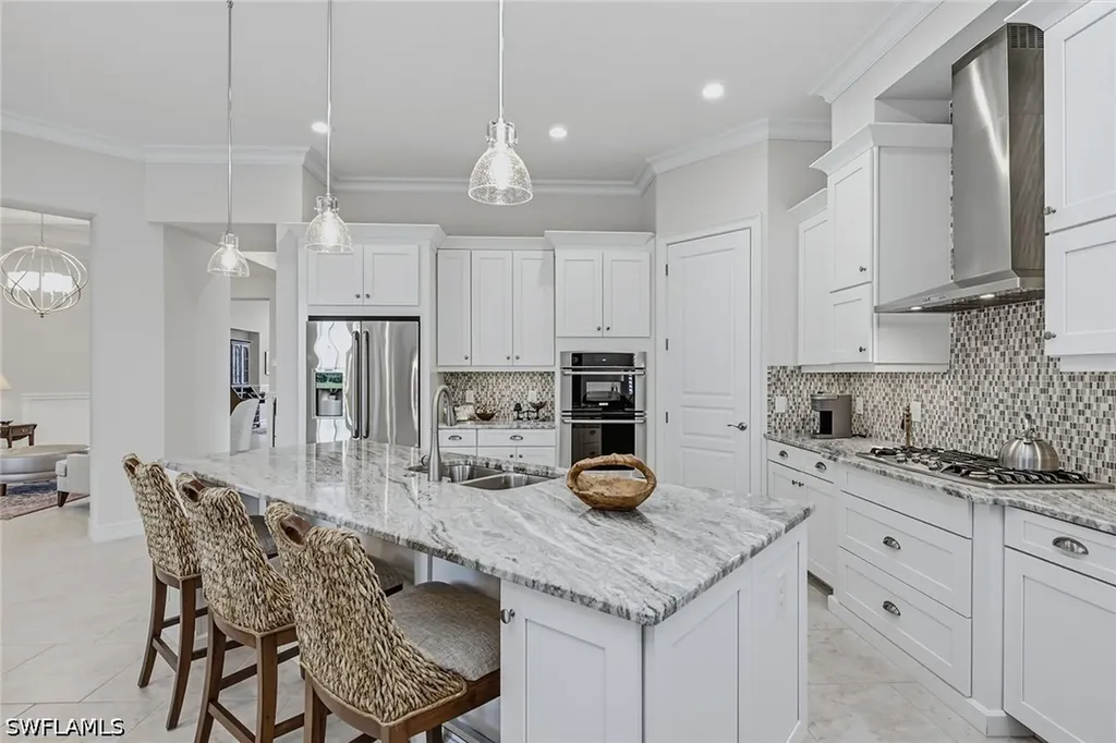 9454 Lagomar Court Naples FL 34114