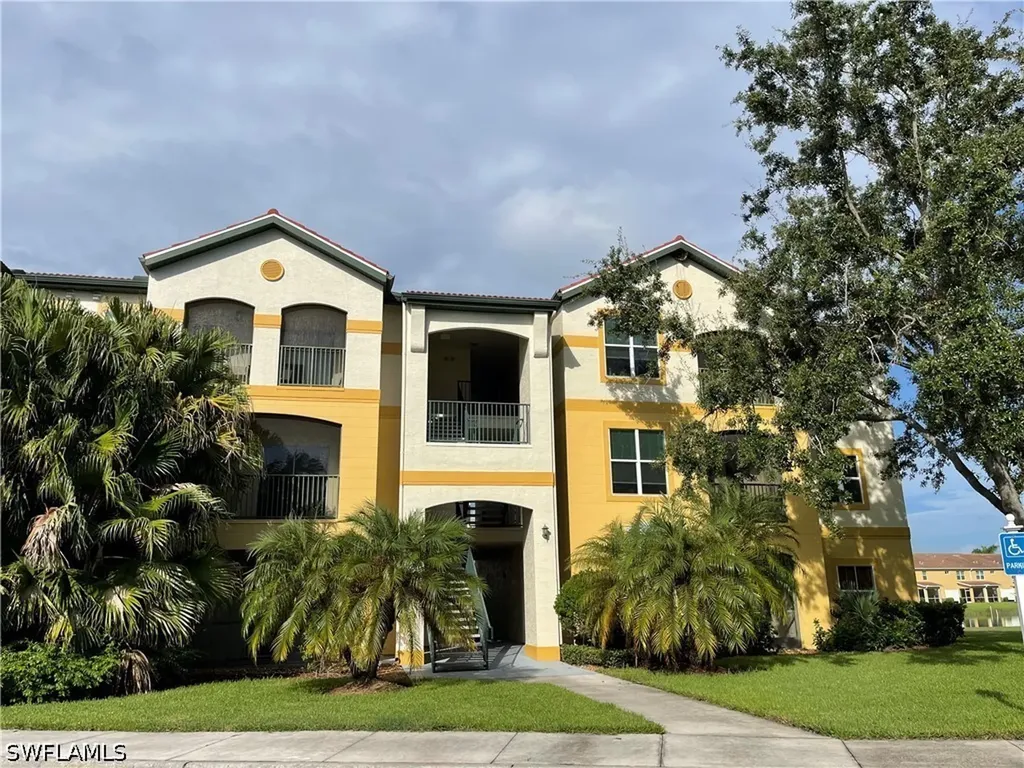 11540 Villa Grand Fort Myers FL 33913