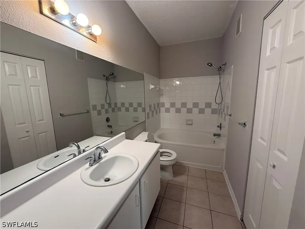 11540 Villa Grand Fort Myers FL 33913