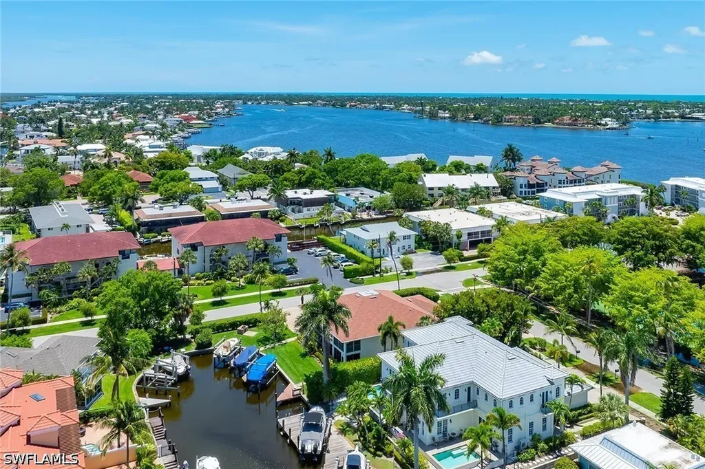 1435 Blue Point Avenue Naples FL 34102