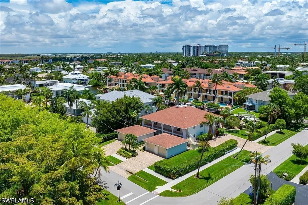 1435 Blue Point Avenue Naples FL 34102