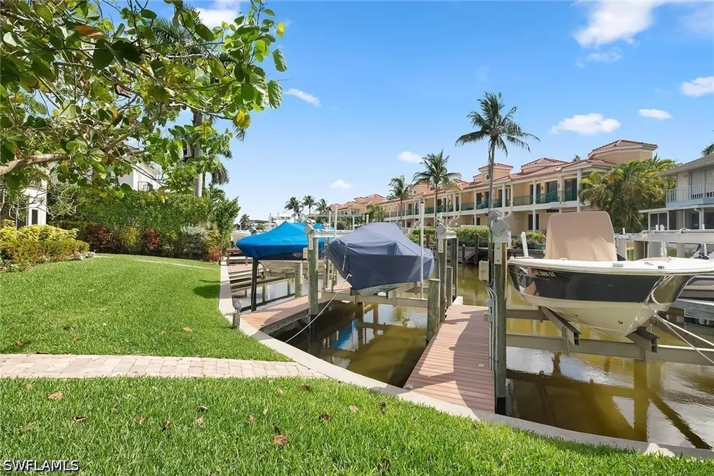 1435 Blue Point Avenue Naples FL 34102