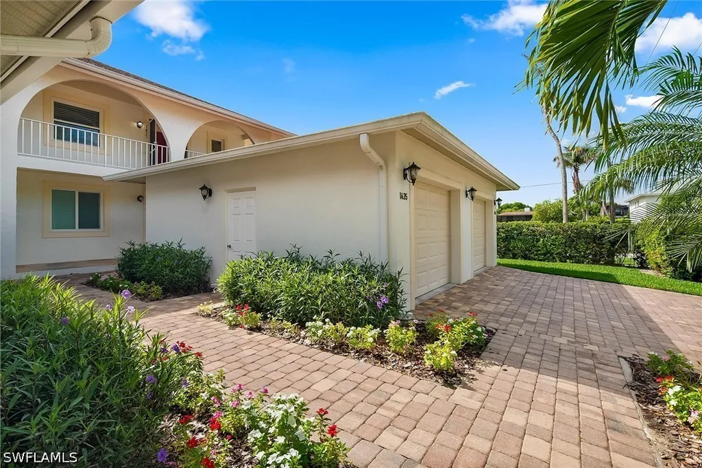 1435 Blue Point Avenue Naples FL 34102