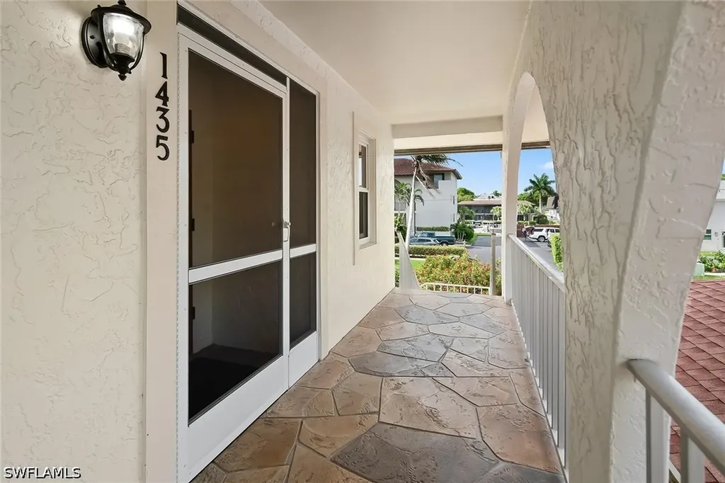 1435 Blue Point Avenue Naples FL 34102
