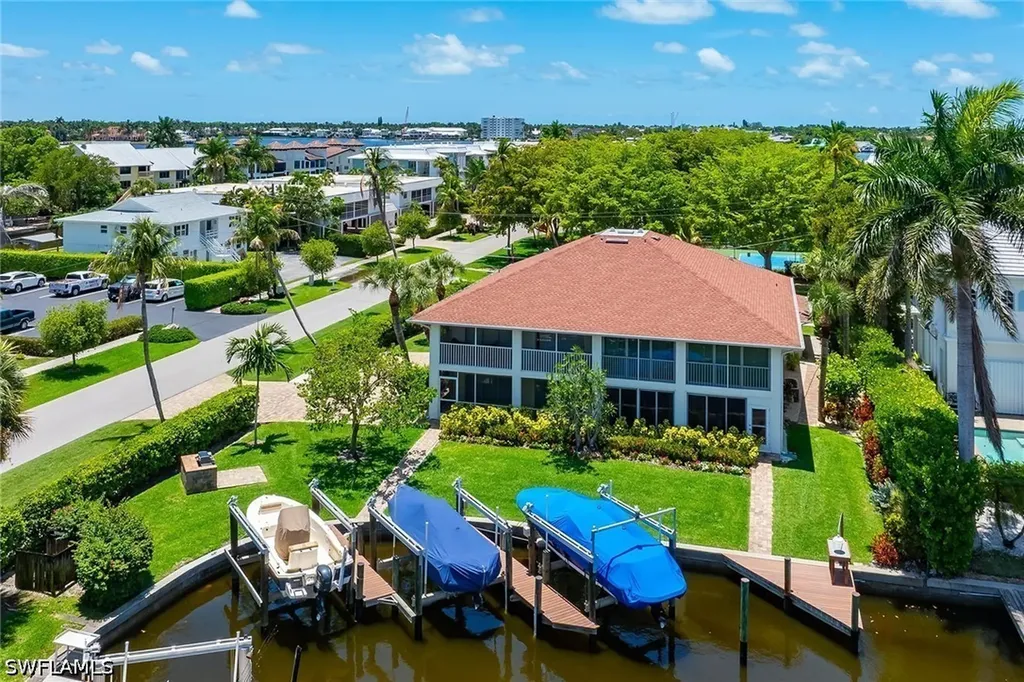 1435 Blue Point Avenue Naples FL 34102