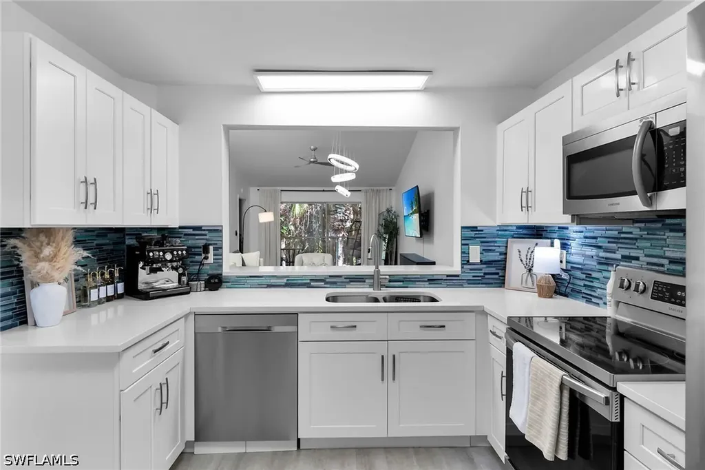 653 Squire Circle Naples FL 34104