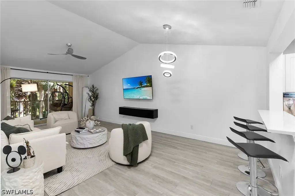653 Squire Circle Naples FL 34104