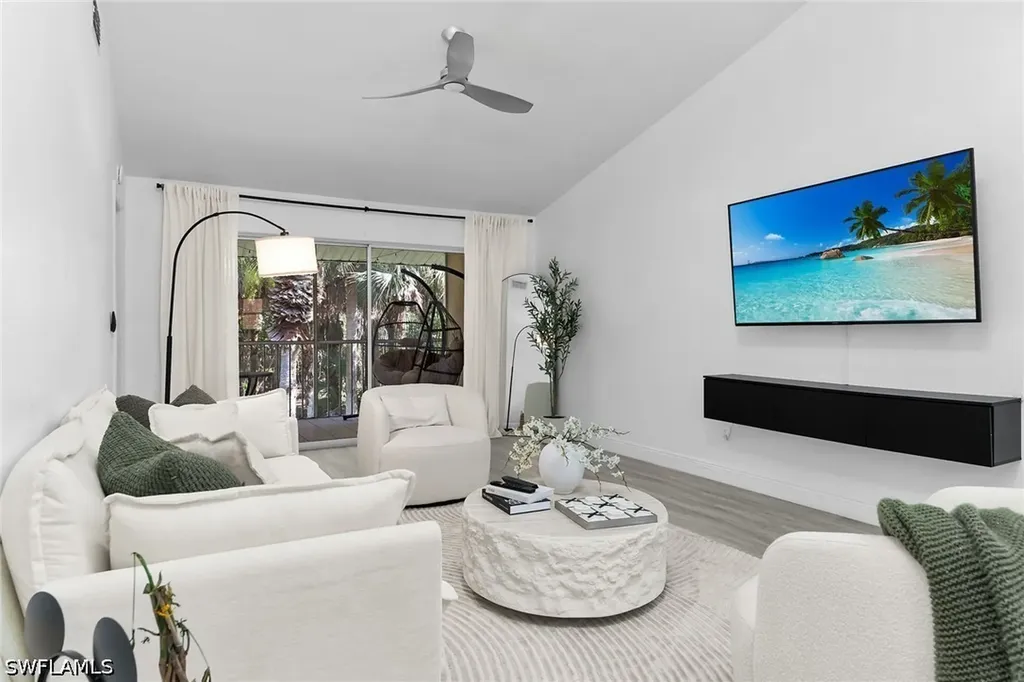 653 Squire Circle Naples FL 34104