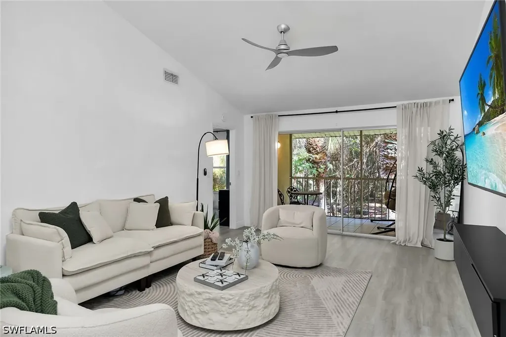 653 Squire Circle Naples FL 34104