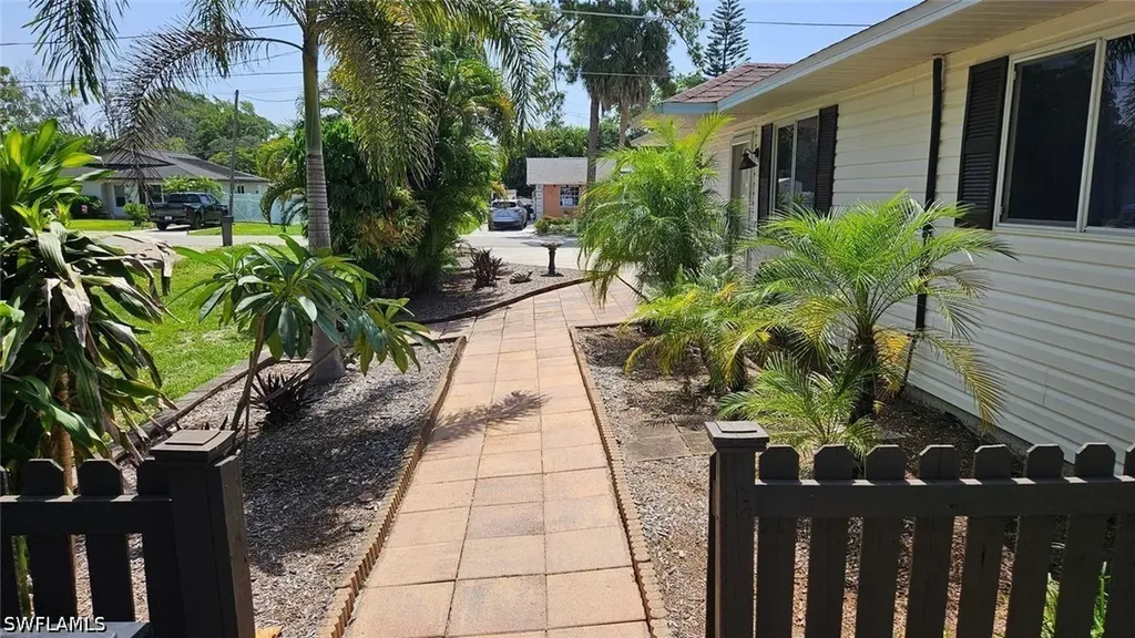 27142 Jackson Avenue Bonita Springs FL 34135