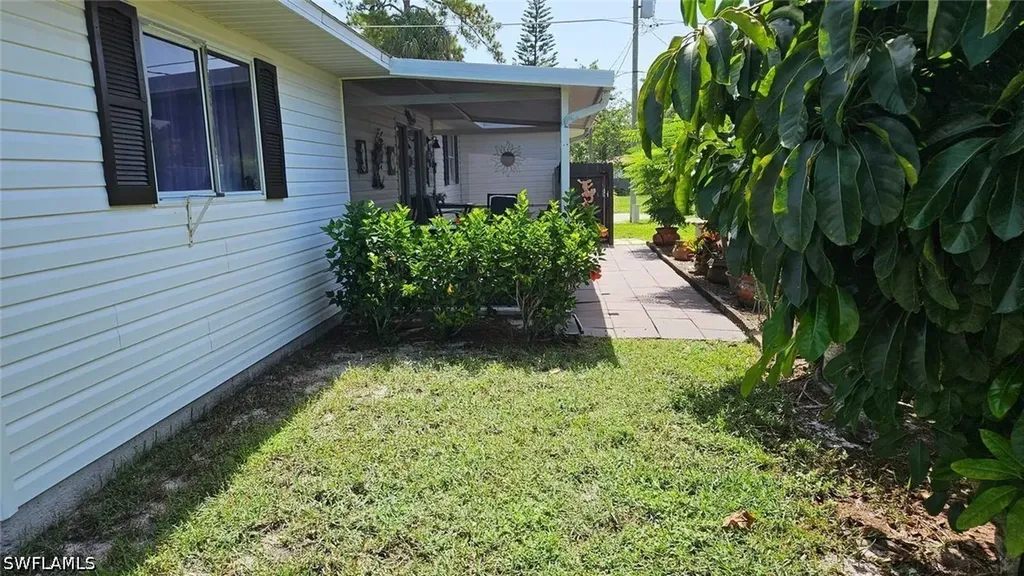 27142 Jackson Avenue Bonita Springs FL 34135