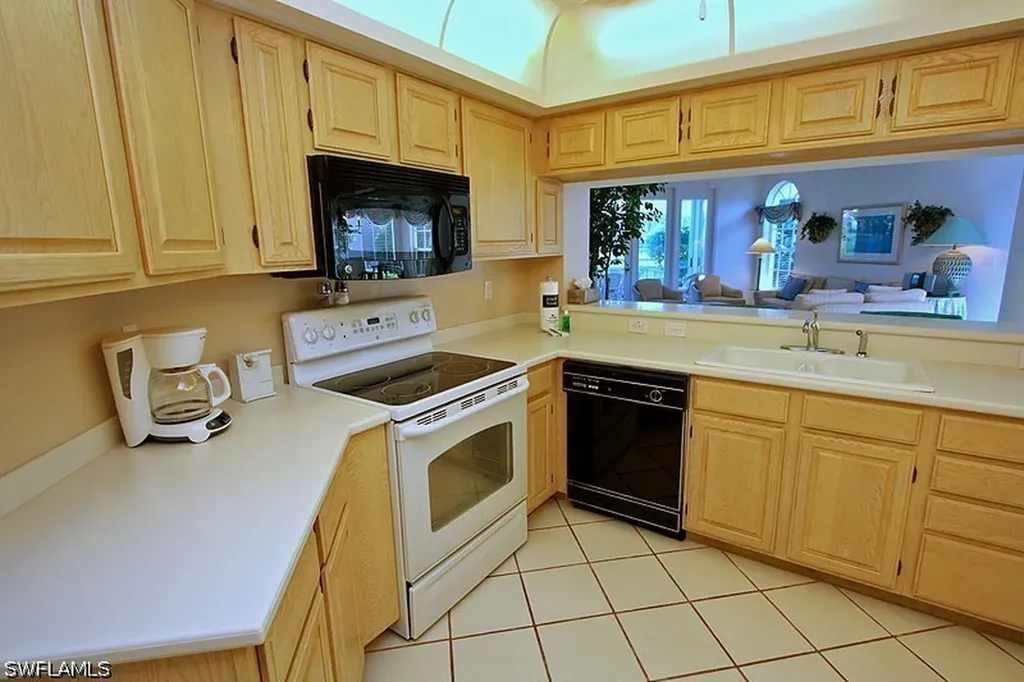 8437 Abbington Circle Naples FL 34108