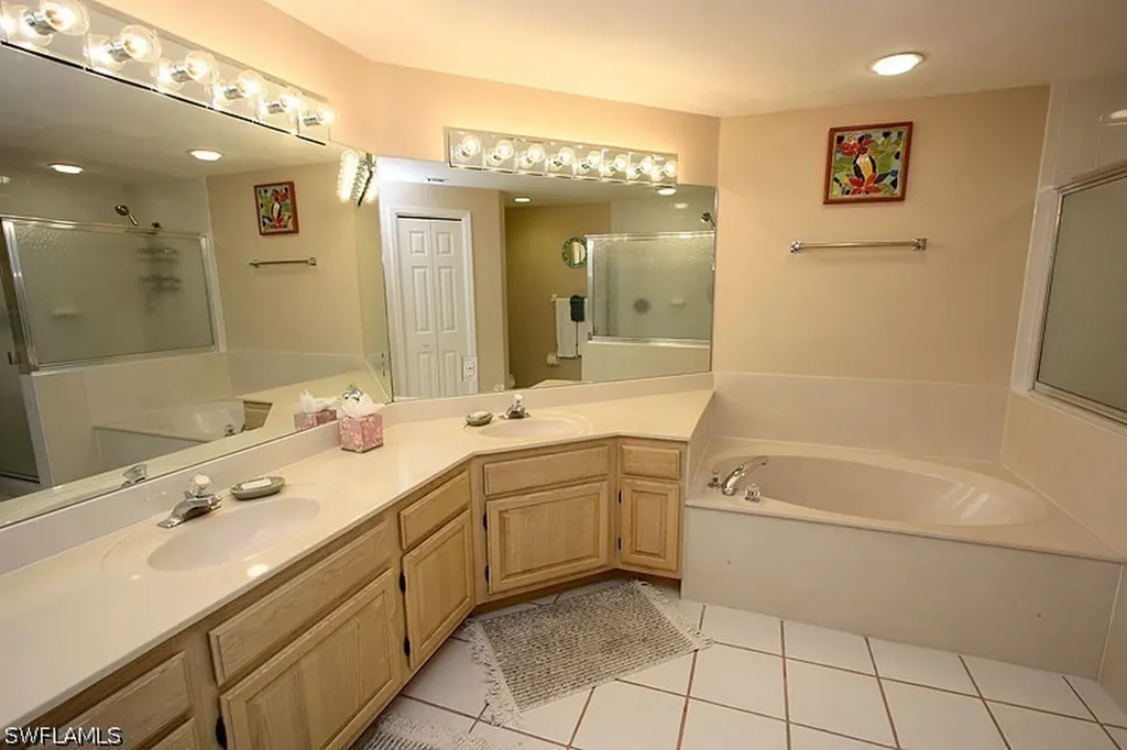 8437 Abbington Circle Naples FL 34108