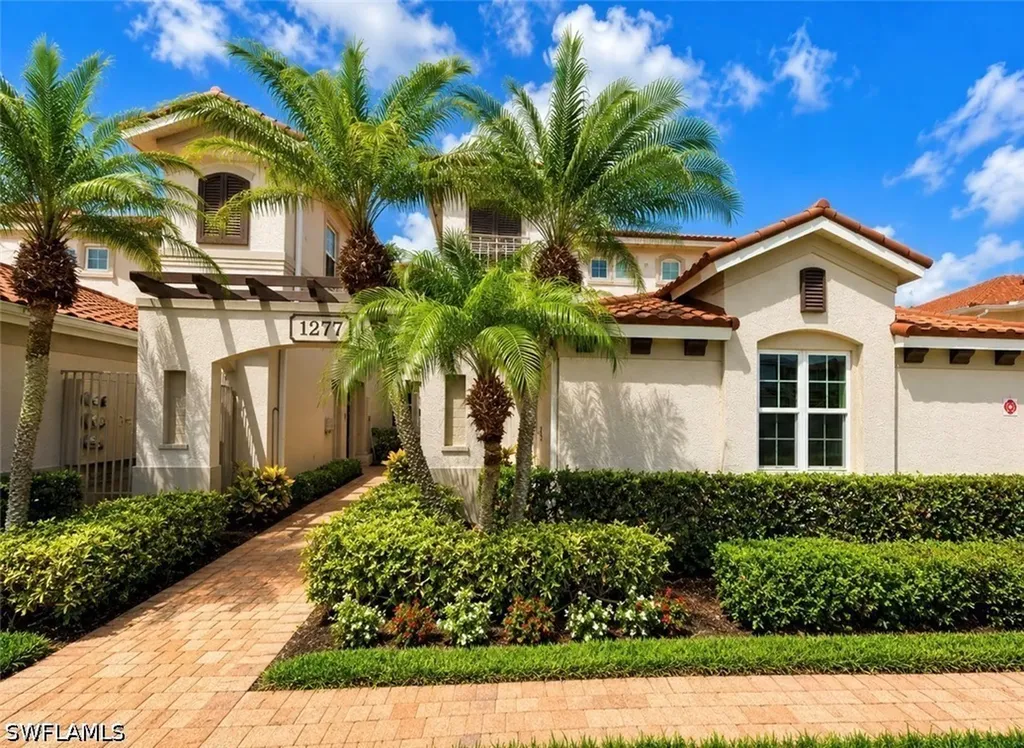 1277 Rialto Way Naples FL 34114