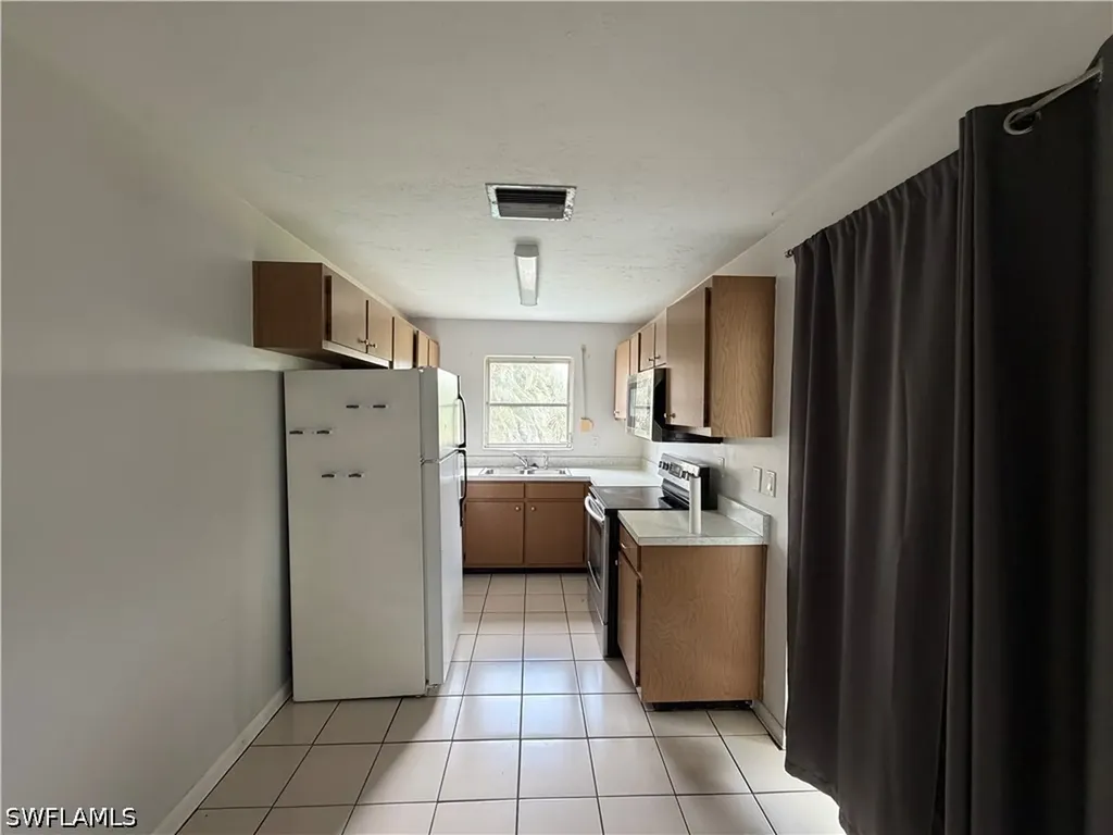 2521 SE 16th Place Cape Coral FL 33904