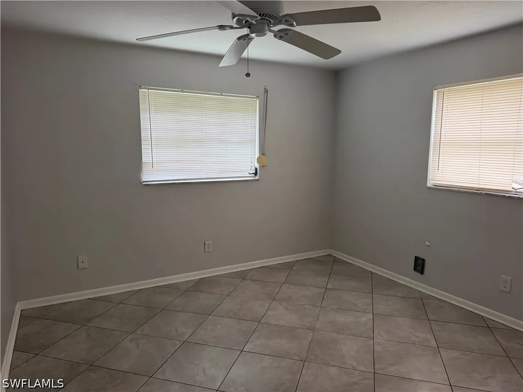 2521 SE 16th Place Cape Coral FL 33904