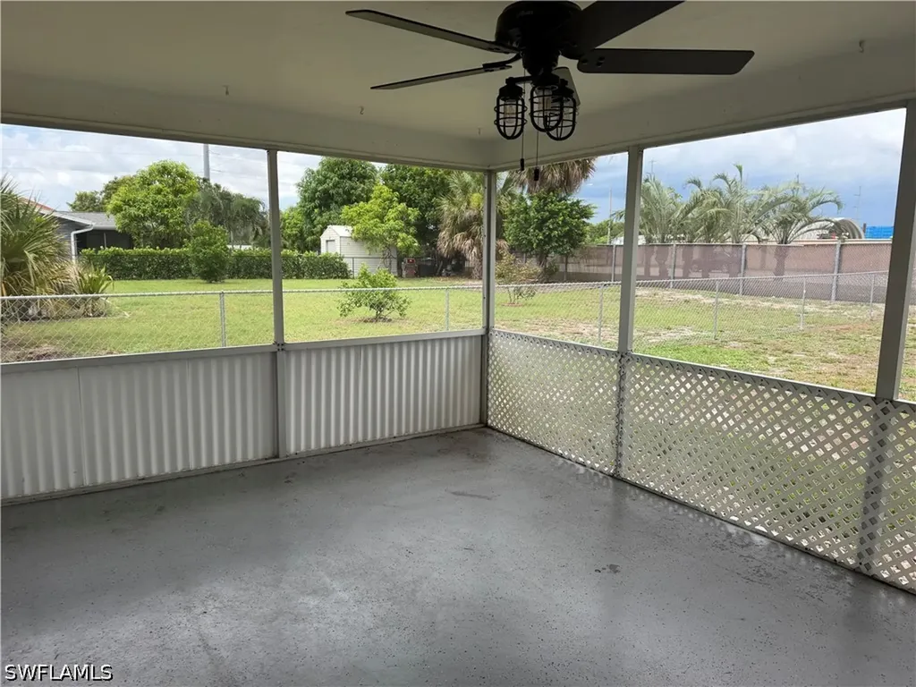 2521 SE 16th Place Cape Coral FL 33904