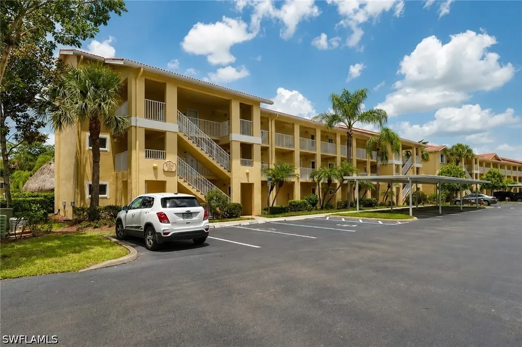 8304 Key Royal Circle Naples FL 34119