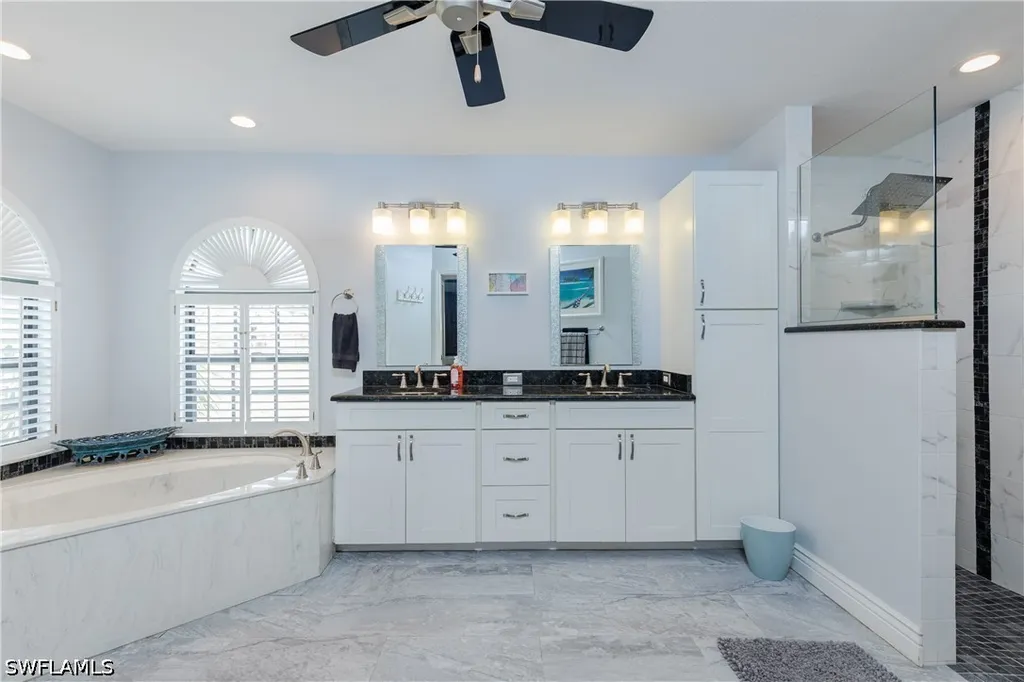 512 SE 33rd Terrace Cape Coral FL 33904