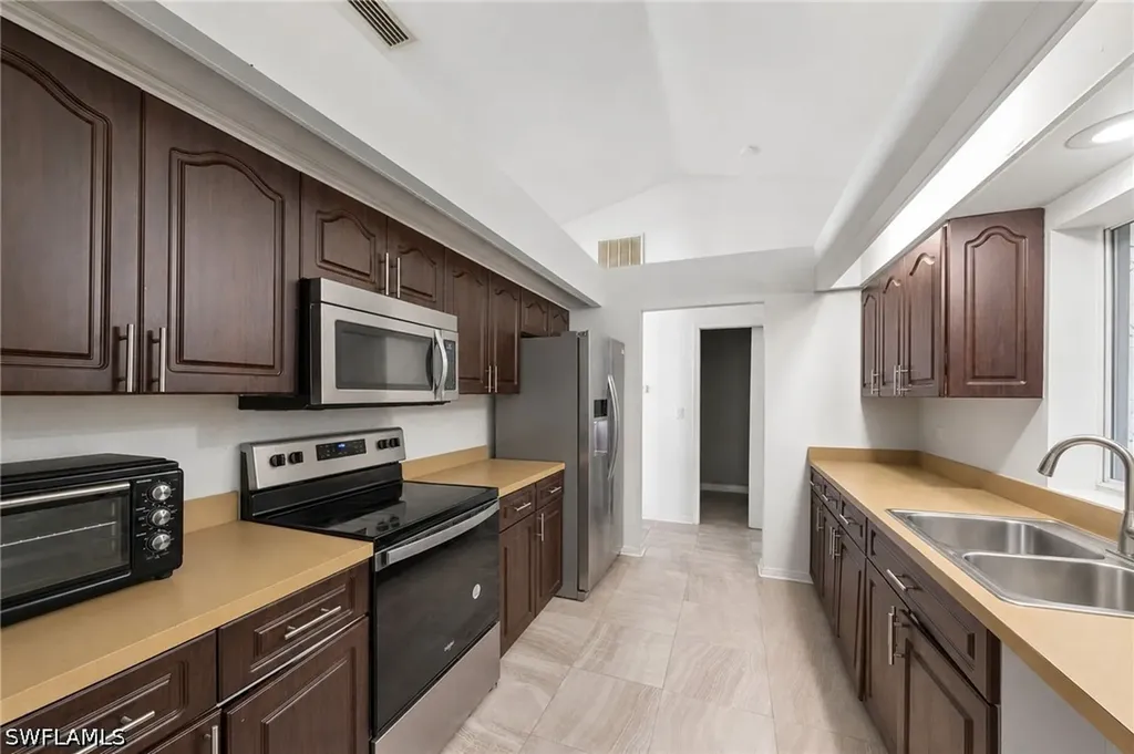 3001 SW 1st Place Cape Coral FL 33914