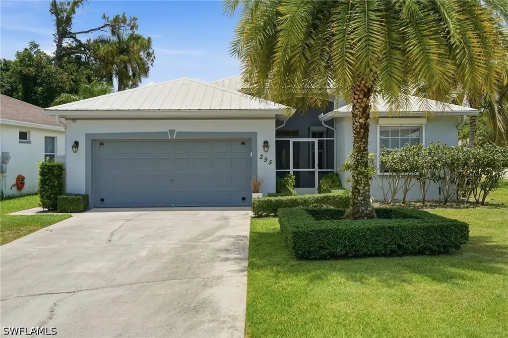 295 Stanhope Circle Naples FL 34104