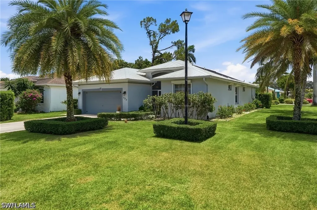 295 Stanhope Circle Naples FL 34104
