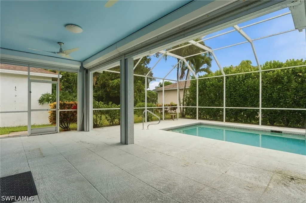 295 Stanhope Circle Naples FL 34104