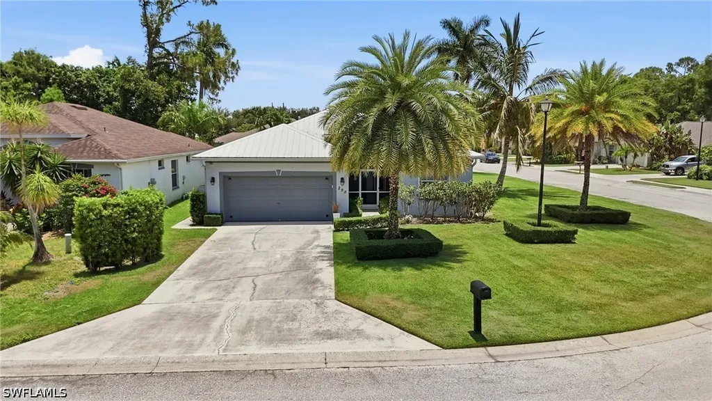 295 Stanhope Circle Naples FL 34104