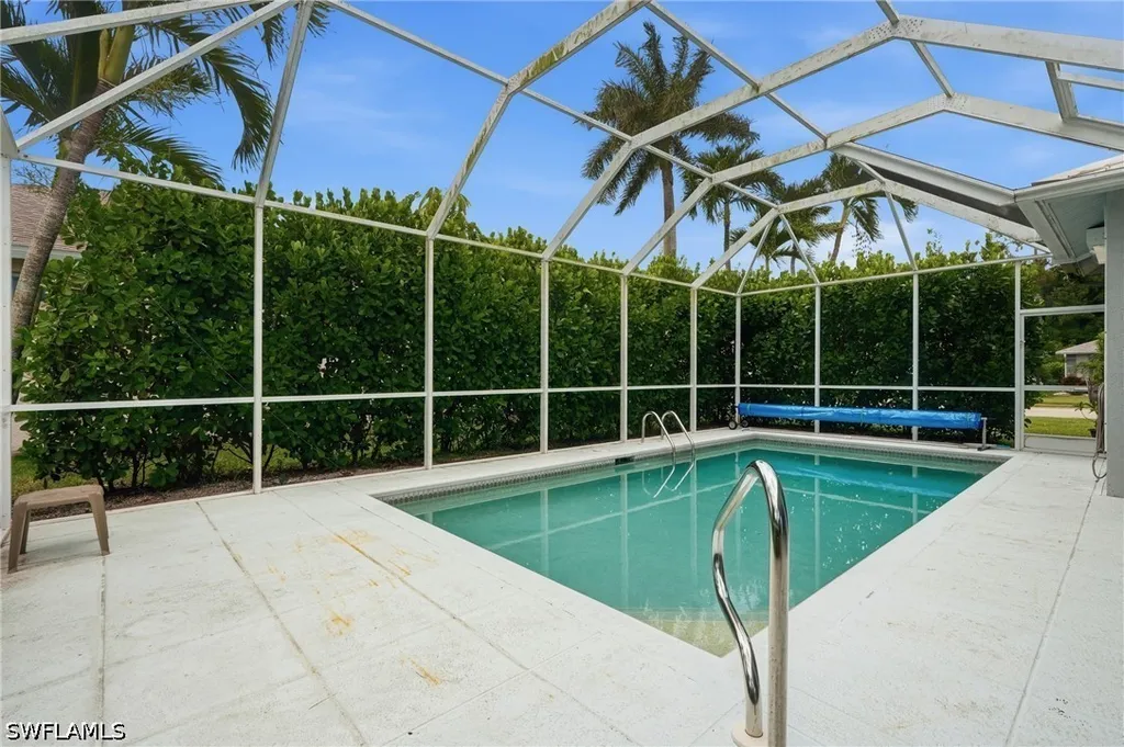 295 Stanhope Circle Naples FL 34104