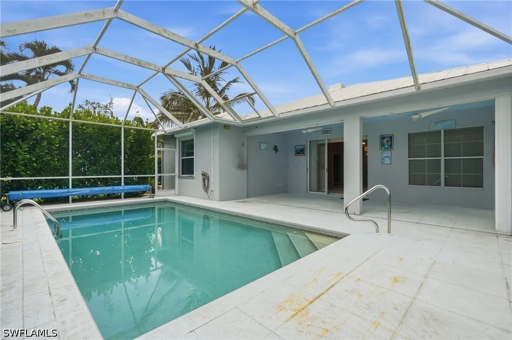 295 Stanhope Circle Naples FL 34104