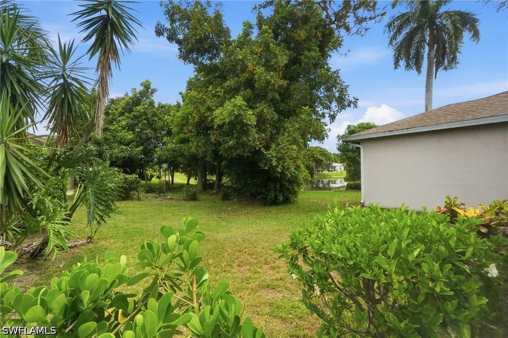 295 Stanhope Circle Naples FL 34104