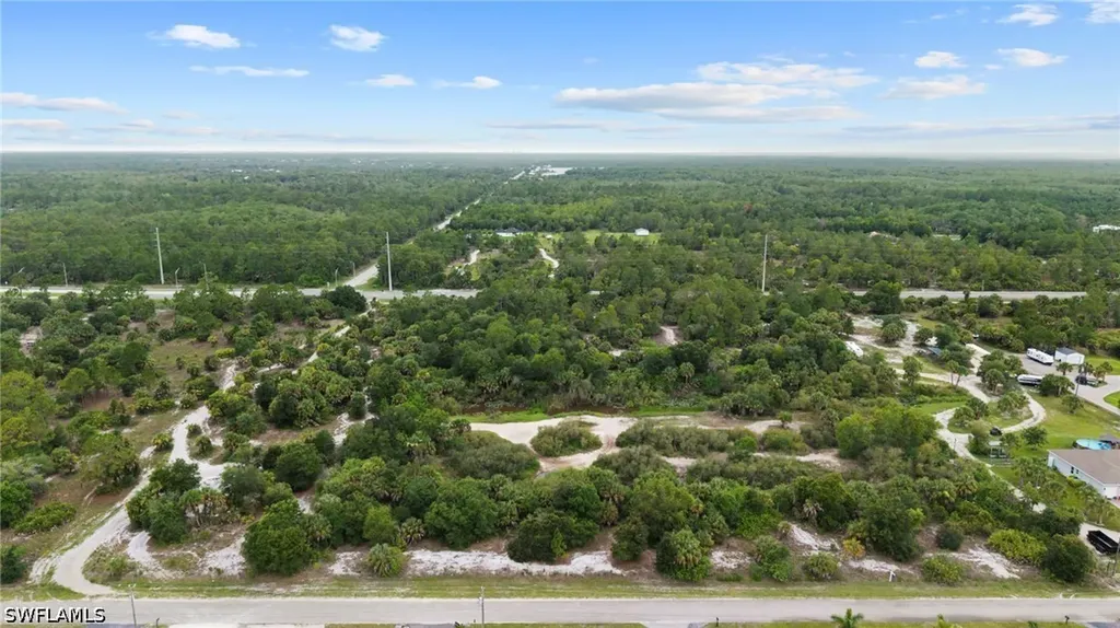 8TH Street NE Naples FL 34120