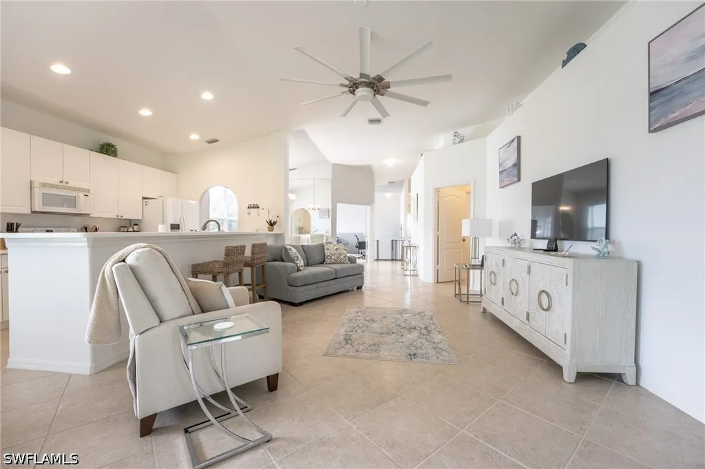 1937 Crestview Way Naples FL 34119